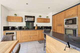  Appartement à louer 4 pièces 82 m²