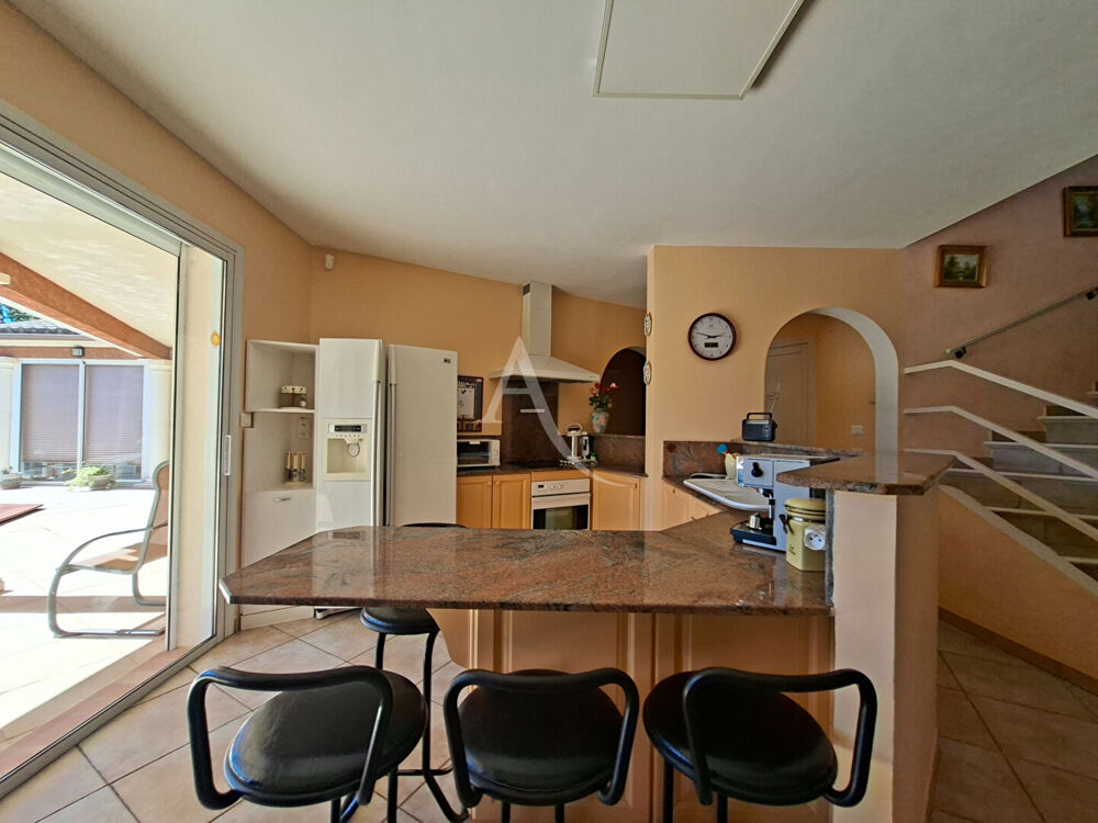 Vente Maison A VENDRE - Villa Poulx 4 pièce(s) 144 m2 Poulx