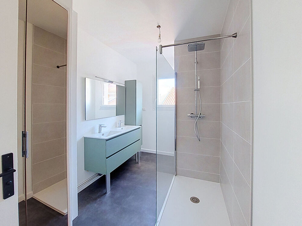 Vente Appartement Appartement F3 entièrement rénové  de 100m³ avec terrase , ascenseur et garage Le puy en velay