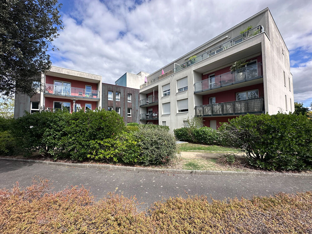 à vendre à Vannes Tohannic appartement T2 52,70m² dernier étage garage terrasse