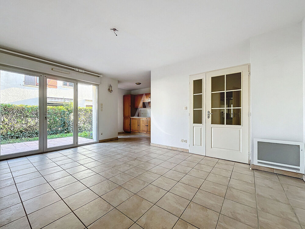 Vente Appartement Appartement T2  avec jardinet  et garage plein Centre Castelginest