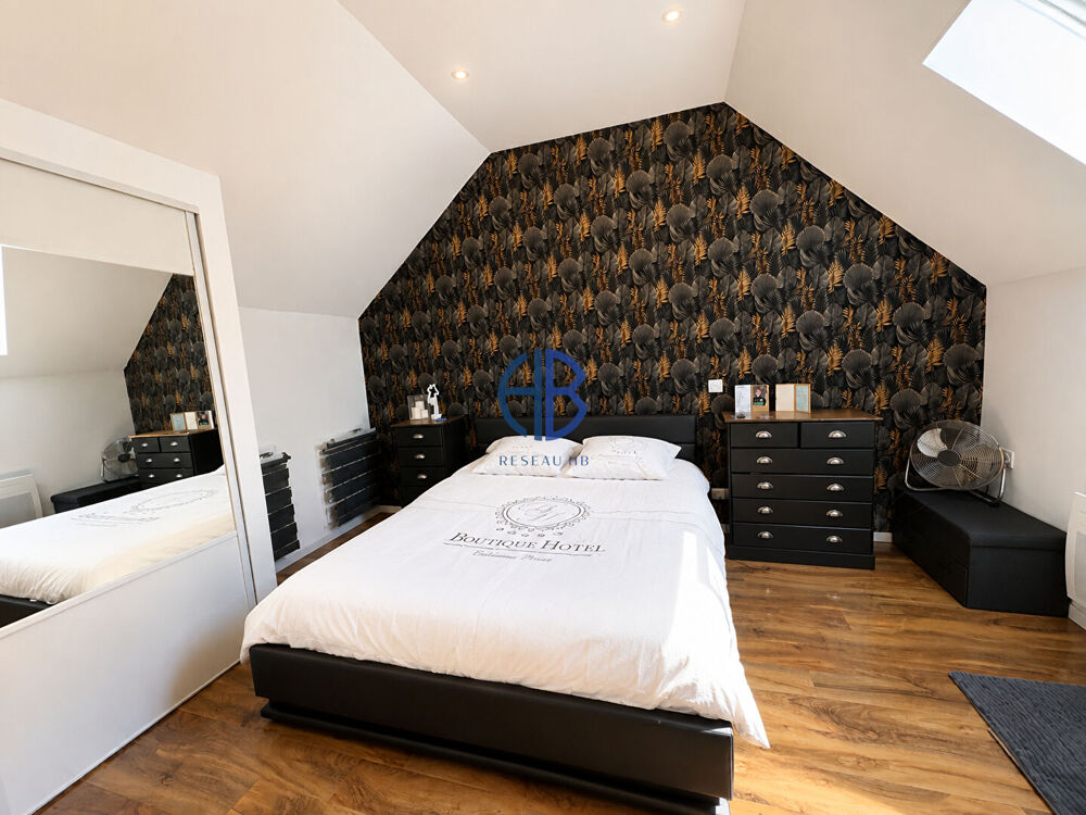 À vendre ! Magnifique maison mitoyenne entièrement rénovée 3 chambres ? Grand garage ? Environ 110 m² habitables