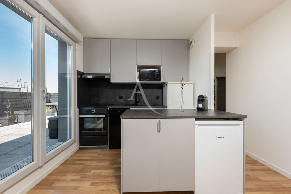 Lumineux F3 dernier étage avec grande terrasse de 40m²
