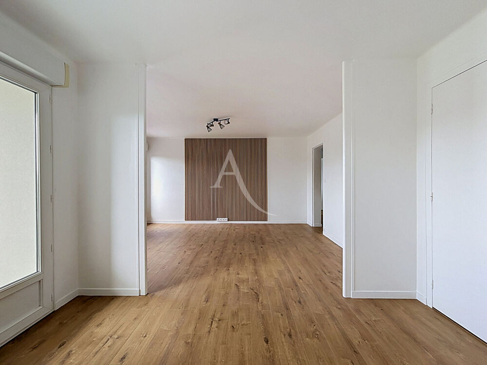 Vente Appartement Appartement - 4 pièces - 2 chambres - balcons - cave - stationnement Laval