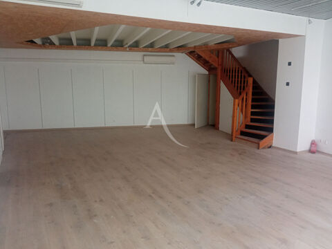   Local Commercial à CHALLANS de 88.07 m² 