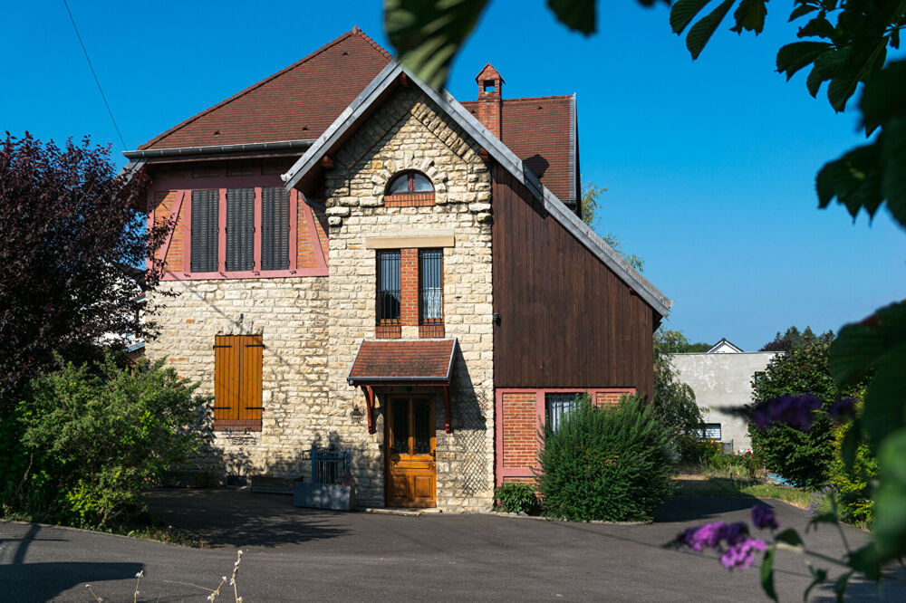 Jolie maison de 3 chambres et bureau