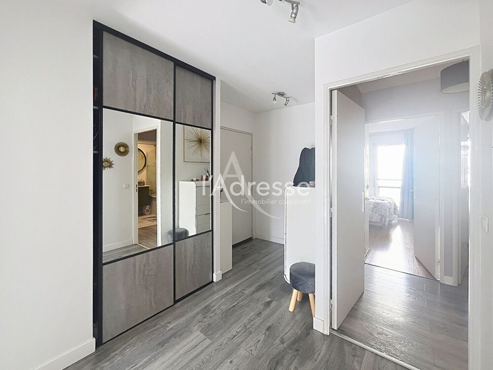 Vente Appartement Appartement Bondy Centre Ville  3 pièce(s) 65 m2  + Parking boxé Bondy