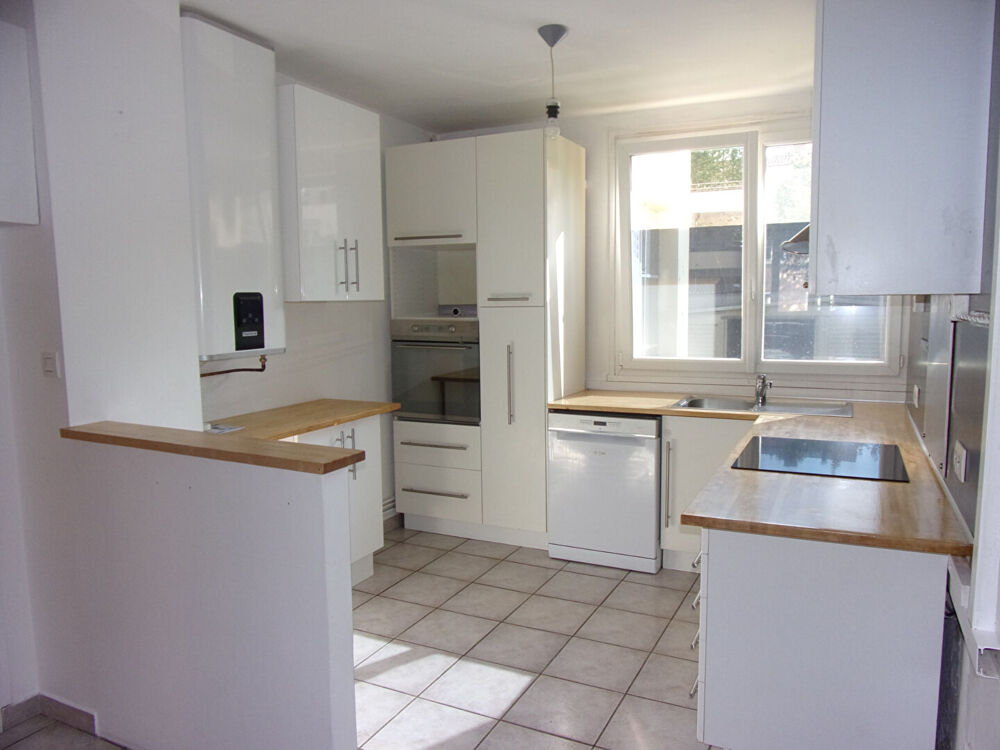 Appartement 5 pièce(s) Saint Just dans une résidence rénovée