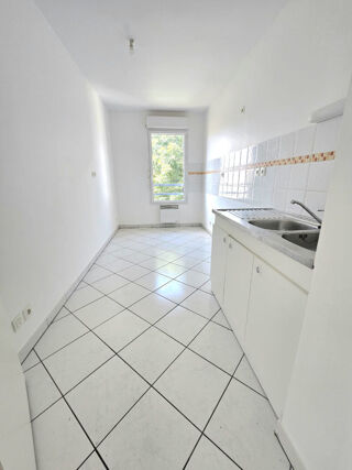  Appartement à louer 3 pièces 66 m²