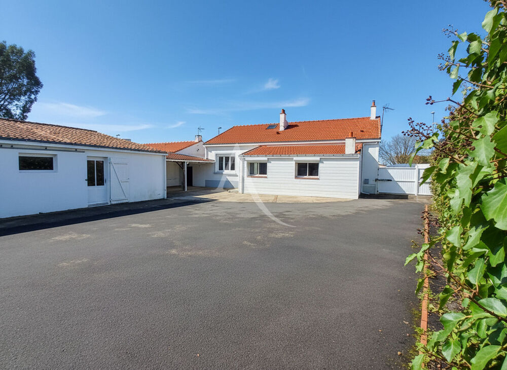 Maison Bouin 6 pièce(s) 137 m2