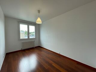  Appartement à louer 3 pièces 74 m²
