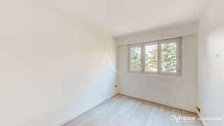  Appartement à louer 4 pièces 74 m²