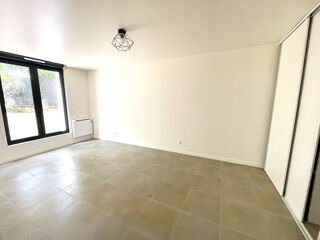  Appartement à louer 3 pièces 68 m²