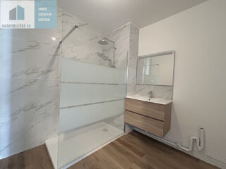  Appartement à louer 4 pièces 84 m²