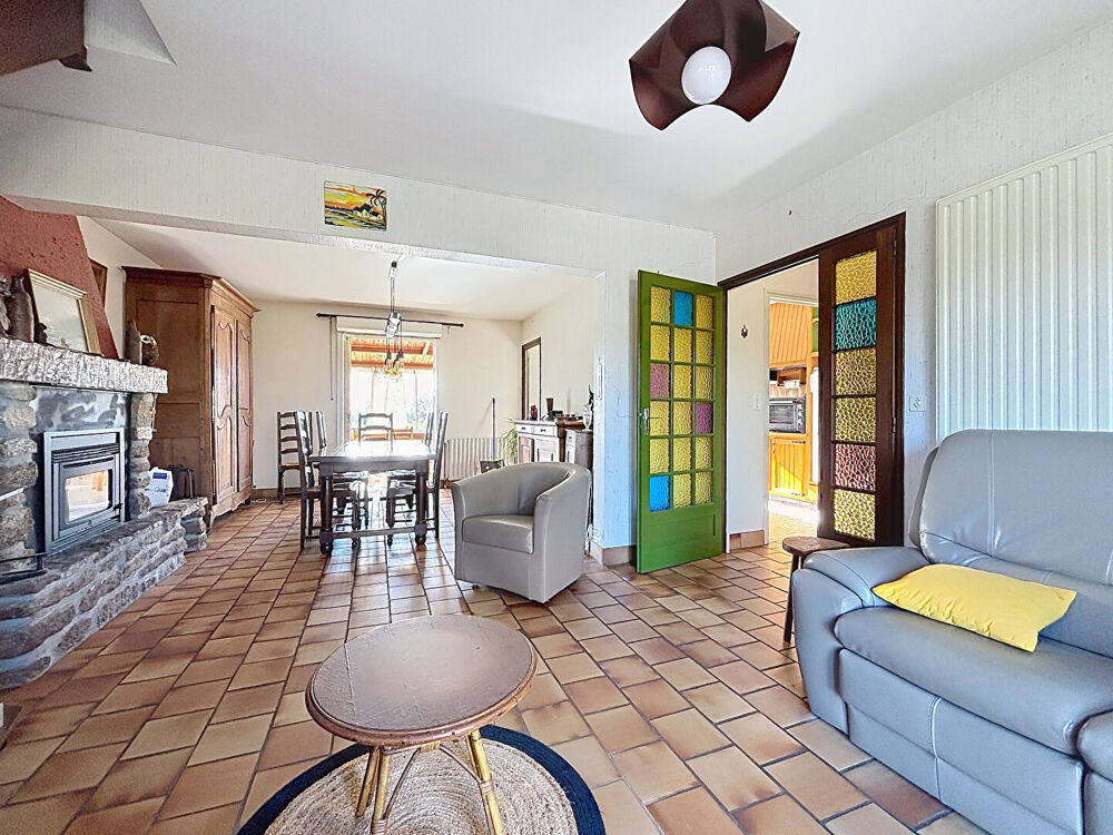 Vente Maison MELLAC - Maison familiale, 120m², 4 chambres, sous sol complet 90m², grenier 30m² Mellac