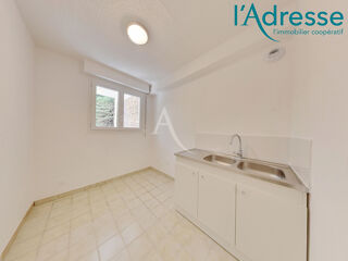  Appartement à louer 3 pièces 74 m²