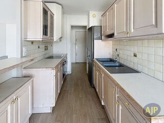 Appartement à louer 3 pièces 66 m²