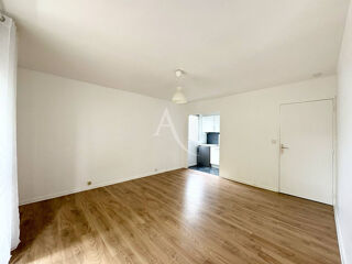  Appartement à louer 1 pièce 32 m²