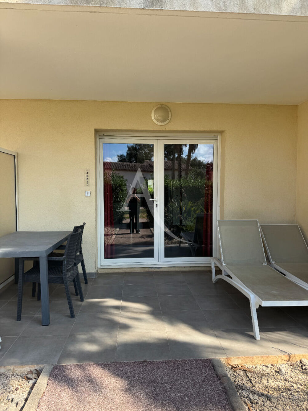 A VENDRE POUR INVEST LOCATIF RESIDENCE DE TOURISME: Appartement studio de 23.80 m2 situé à Grimaud