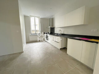 Maison à louer 6 pièces 148 m²