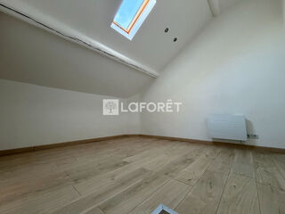  Appartement à louer 3 pièces 62 m²