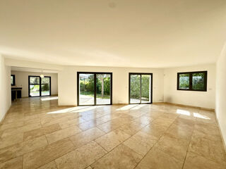  Maison à louer 4 pièces 180 m²