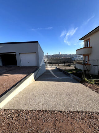  Parking / Garage à louer 12 m²