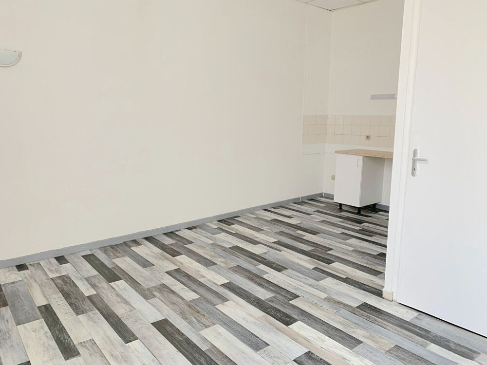 Location Appartement A LOUER APPARTEMENT 1 PIECE - BLAYE CENTRE Blaye