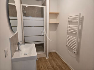  Appartement à louer 4 pièces 80 m²