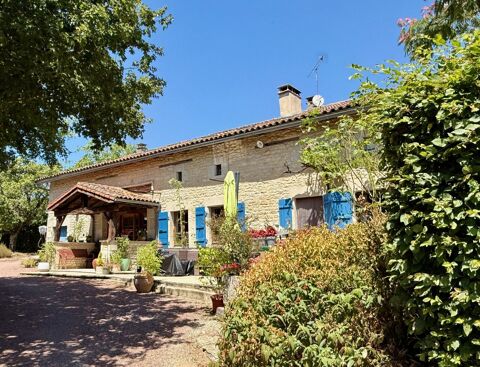   Magnifique maison de village r�nov�e et �conome en �nergie, comprenant 4 chambres. Maison - 8 pi�ce(s) - 215 m�
