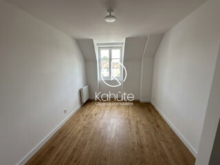 Vente Appartement Au centre de Curis-au-Mont-d'Or, à 15 min de Lyon, appartement T4 en duplex de 76,5 m² entièrement refait à neuf, au 2? et derni Curis au mont d or