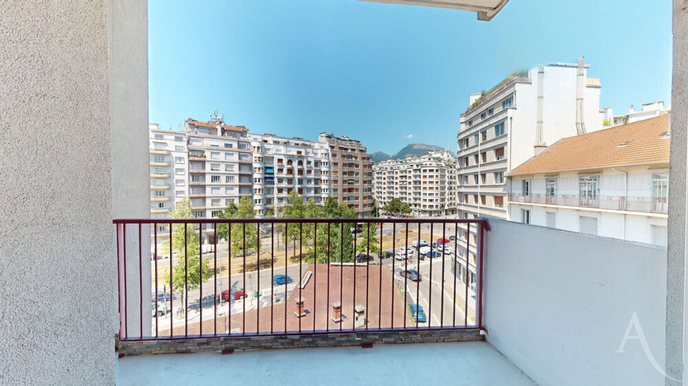 Appartement Grenoble 3 pièce(s) 65.46 m2