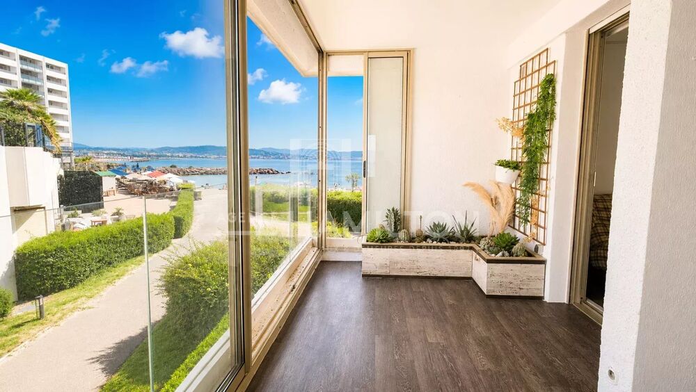 À 15 m de la Plage Appartement Vue Mer aux Portes de Cannes