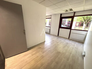   BUREAUX PONTOISE RDC - 70M² Pontoise