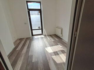  Immeuble à vendre 5 pièces 200 m²