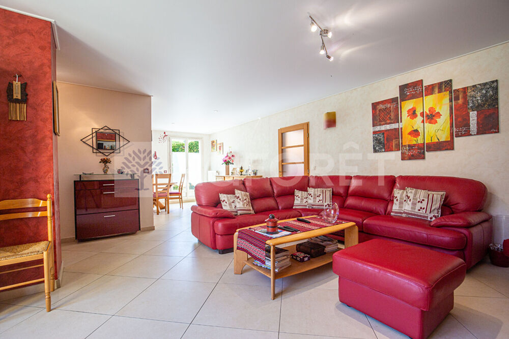 AGENCE IMMOBILIERE LAFORET - "MUSA" - ANNECY / VIEUGY - APPARTEMENT T3 de 96,18m² - TERRASSE - JARDINS - GARAGE - PLACE DE STATI