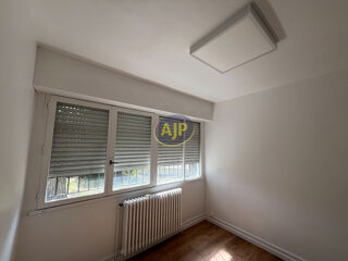   Local professionnel BORDEAUX CAUDERAN PROCHE MERIGNAC 107M² Bordeaux