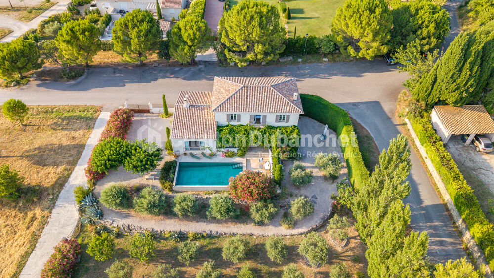 EXCLUSIVITE Produit d'exception - Villa Provençale Crillon Le Brave 6 pièce(s) avec piscine
