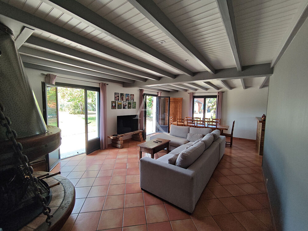 Vente Maison Maison de plain pied -  Semussac 4 pièce(s) 120 m2 Semussac