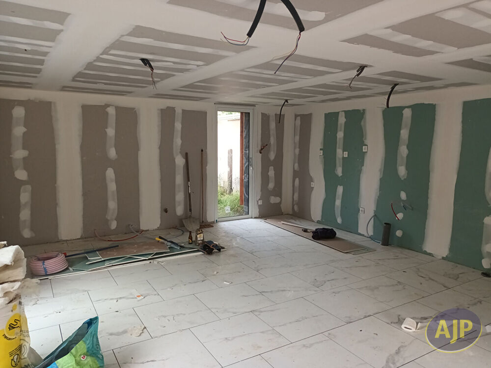Vente Maison maison à rénover de 83m² avec dépendance Pleucadeuc