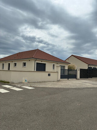  Maison � louer 4 pi�ces 145 m�