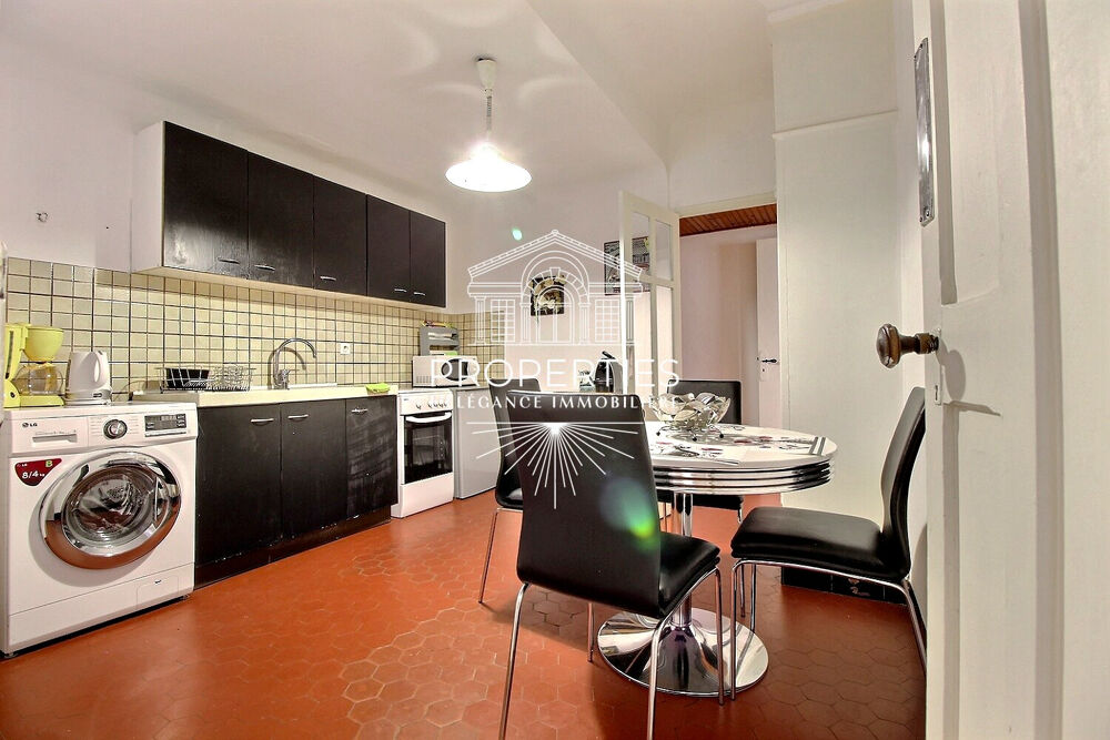 Vente Immeuble LE LAVANDOU  - RUE PIETONNE - IMMEUBLE EN MONOPROPRIETE  - T2 + MURS COMMERCIAUX Le lavandou