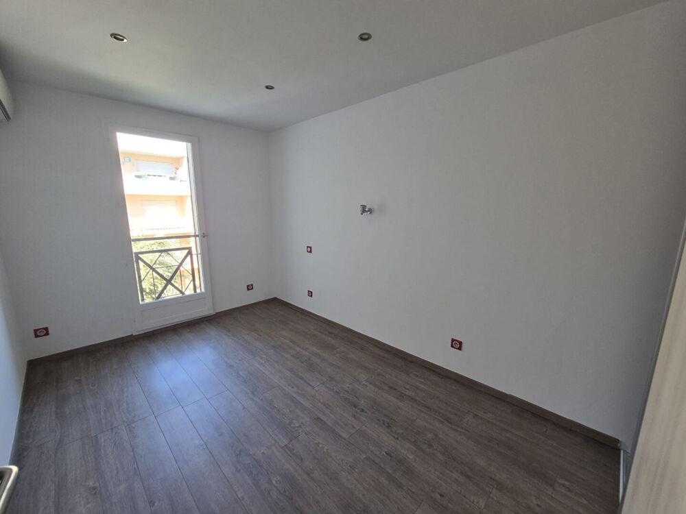 Vente Appartement FREJUS 3 pièces- terrasse et parking - 68m² Frejus