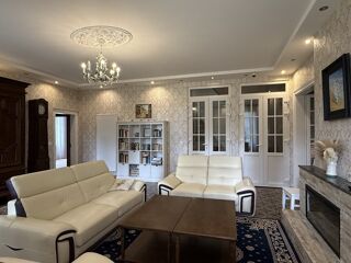 Vente Villa Grande et belle maison bourgeoise entièrement rénovée avec piscine et jardin clôturé Castelnau d'auzan