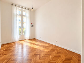  Appartement à louer 4 pièces 102 m²