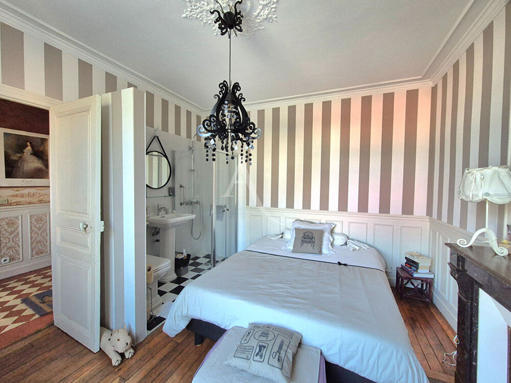 Maison 7 pièces - 142 m² avec JARDIN