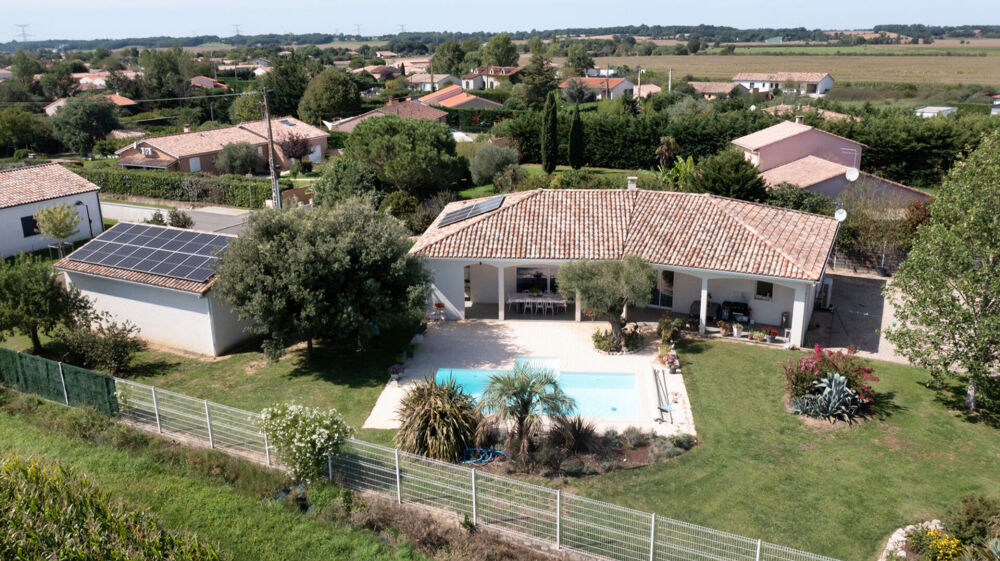 Confort et sérénité : villa de plain-pied avec piscine à Lavernose-Lacasse
