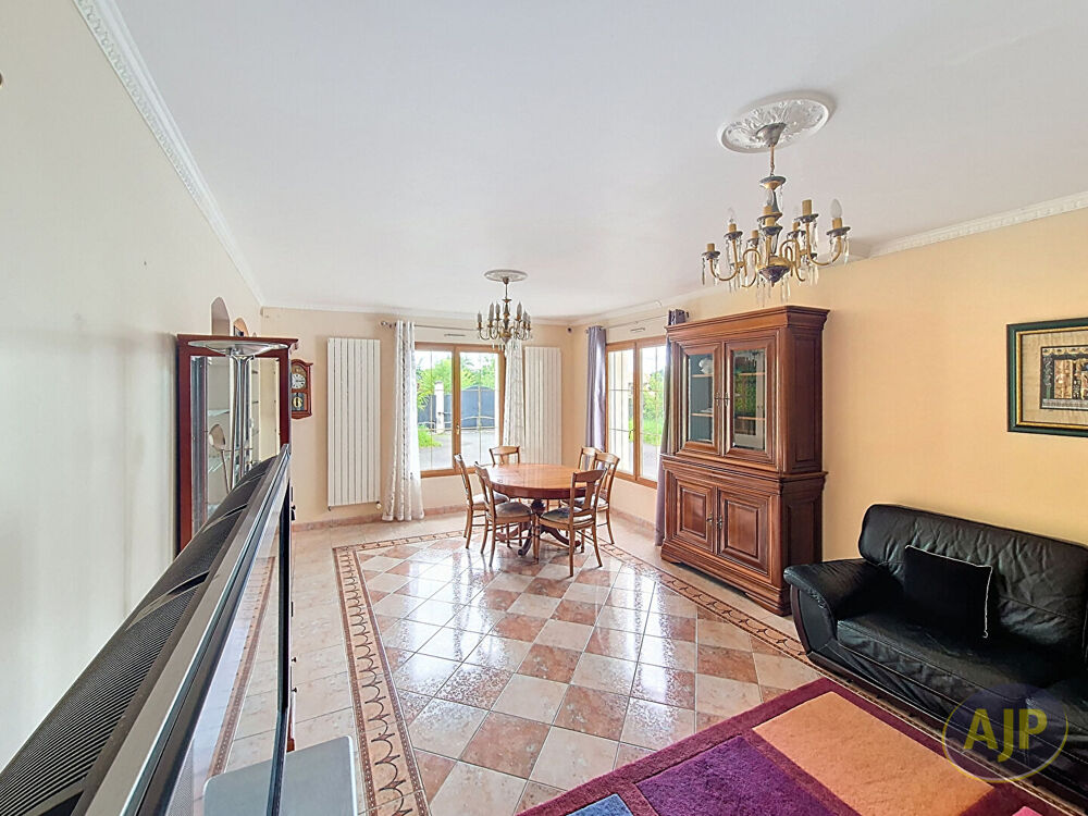 Vente Maison Maison Montaigu Vendee 8 pièce(s) 191 m2 Montaigu vendee