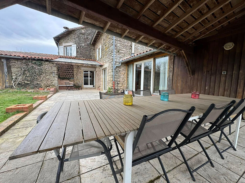 Vente Maison HAUTE VIENNE -maison en pierre exceptionnelle, idéale pour les chambres d'hôtes Le buis