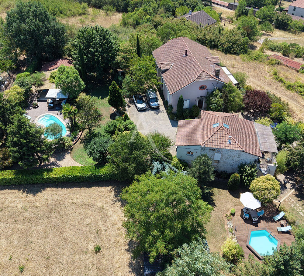 Propriété de caractère de 2 maisons en pierre, 2 piscines avec vue imprenable.